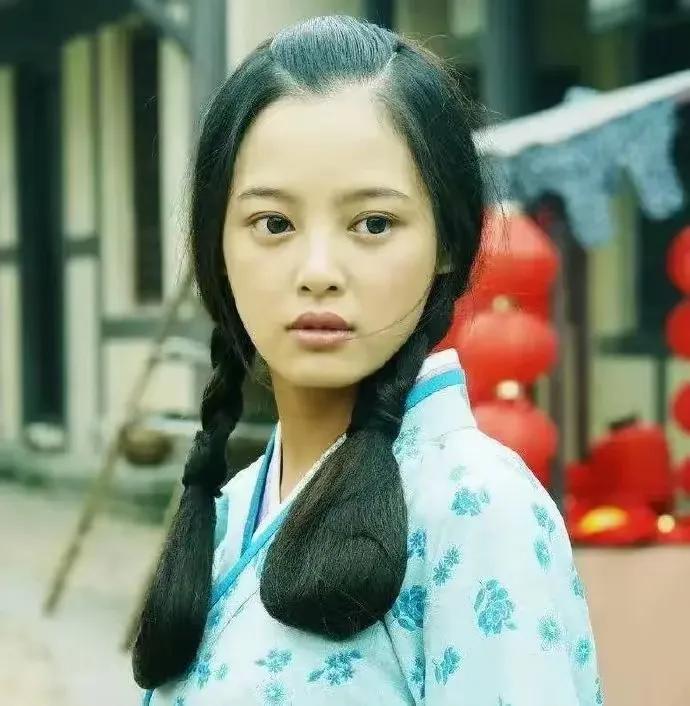 辛芷蕾嘴唇薄一点居然美到爆，她可以把嘴唇修一下吗？