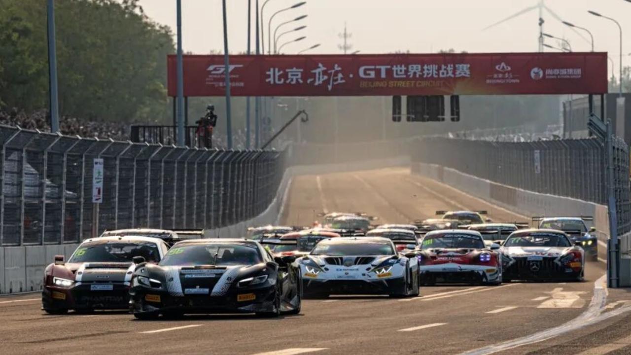 和谐赛车法拉利拿下亦庄GT首回合，街道赛道厮杀惊心动魄。
各位车友好！10月3日