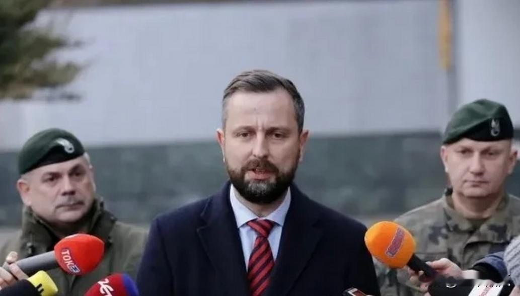 波兰国防部长反击。针对泽连斯基抱怨米格29不到，国防部长瓦迪斯瓦夫·科西尼亚克·