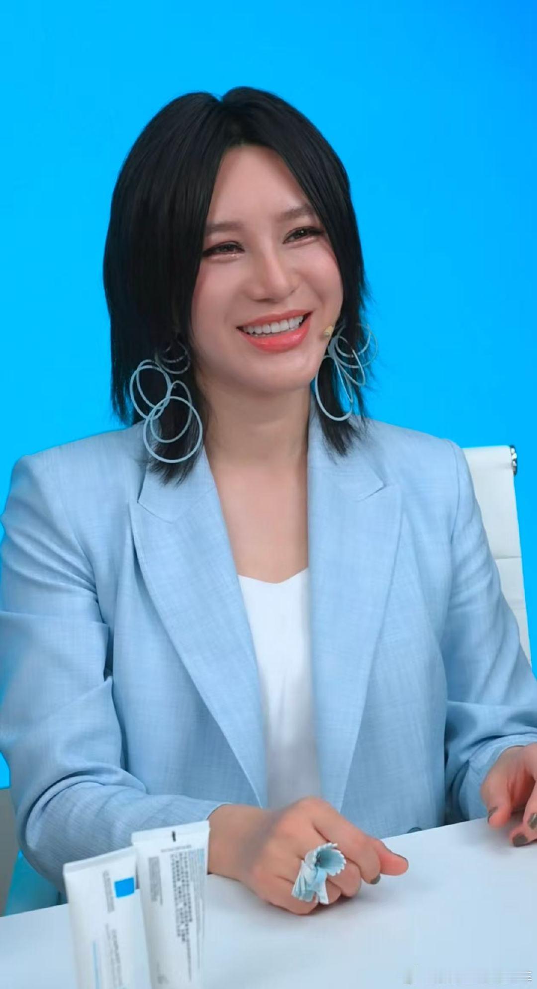 尚雯婕直播大漏勺巴黎合伙人名场面巴黎合伙人 姐的直播就像开盲盒，一开口全是未播的
