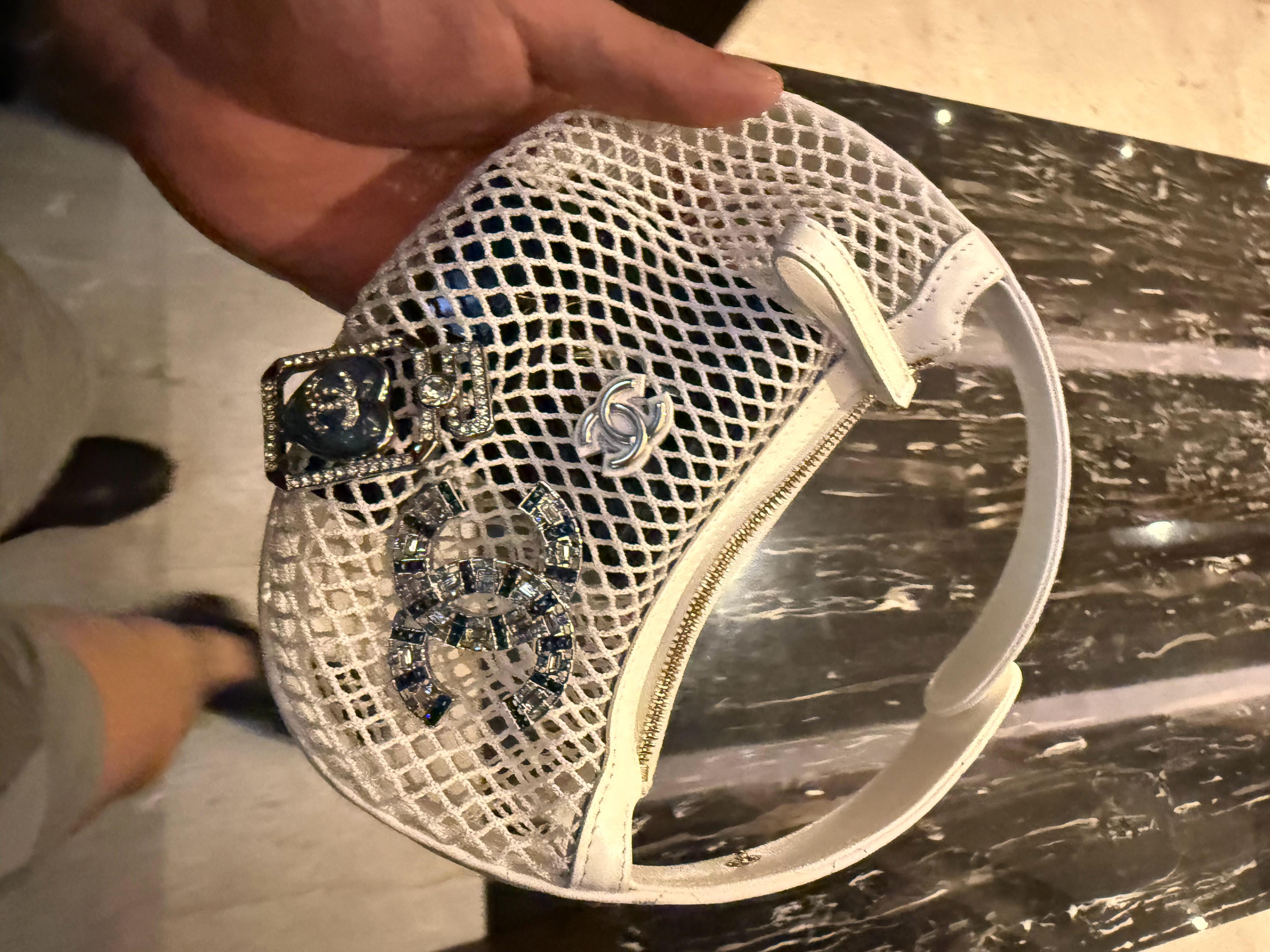 这东西两万块买个轮毂不香吗 