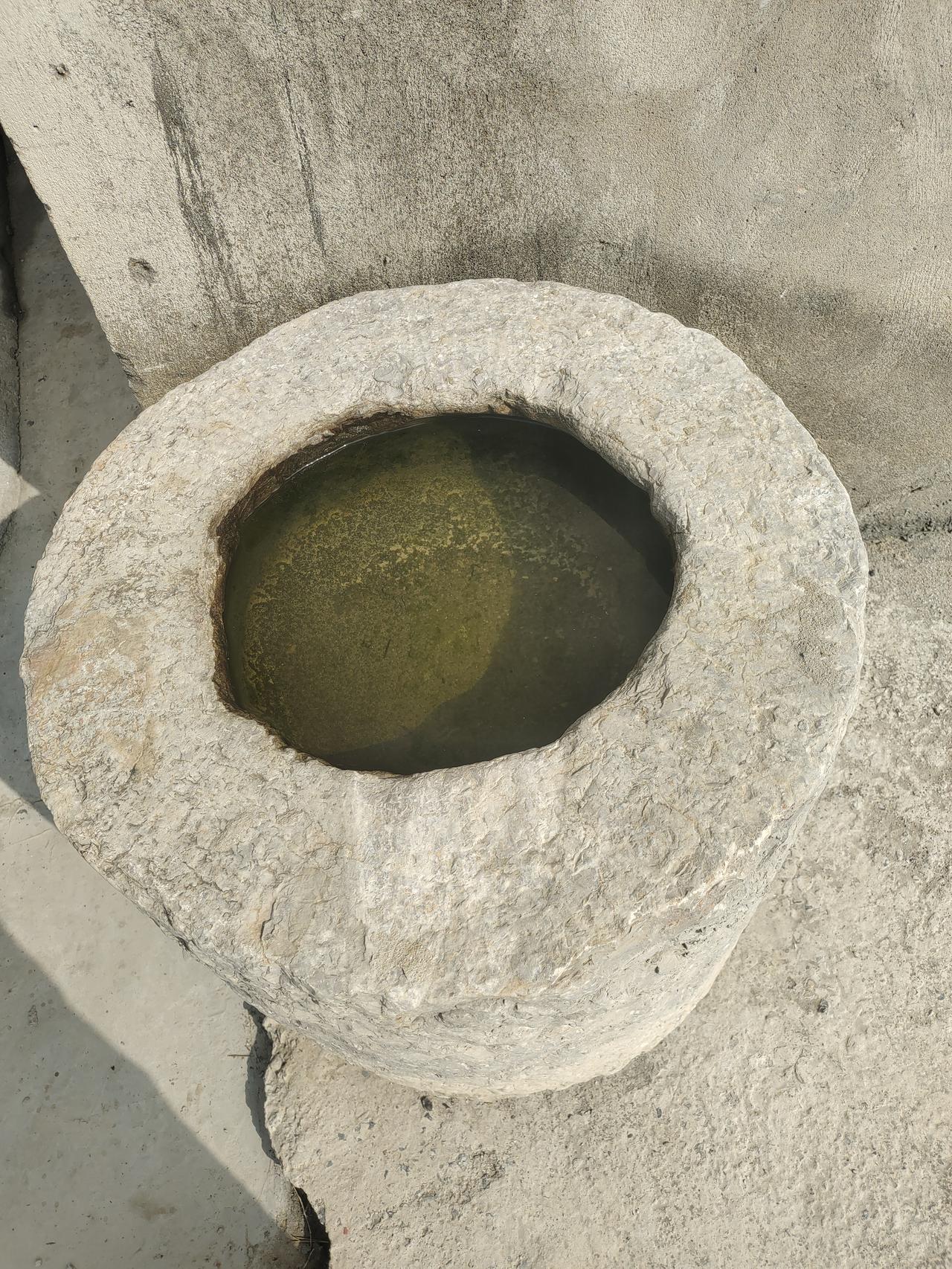 这叫什么呢，有谁知道？这是我回老家看到的老古董。