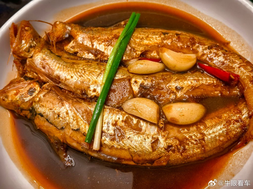 从小养成的习惯，就是明前的吃刀鱼现在长江里的不让吃，还是有很多平替清蒸吃鲜，我在