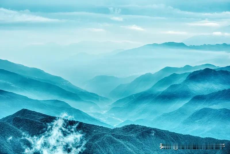 看到“鸟恋青山鱼恋水”这个上联，真的太妙了！它把鸟和鱼对各自生存环境的眷恋描绘得