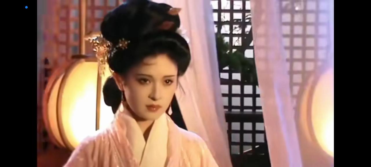 传说中的张秀婶婶很漂亮，曹操见了她一眼丢了魂，结果引起兵变，乱兵杀死了曹操长子曹