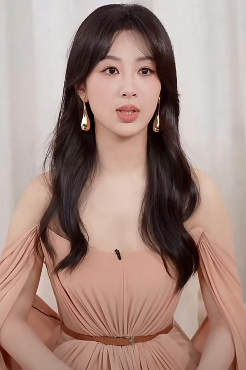 杨紫昨日直播状态，怎么又变得肉肉的？ ​​​