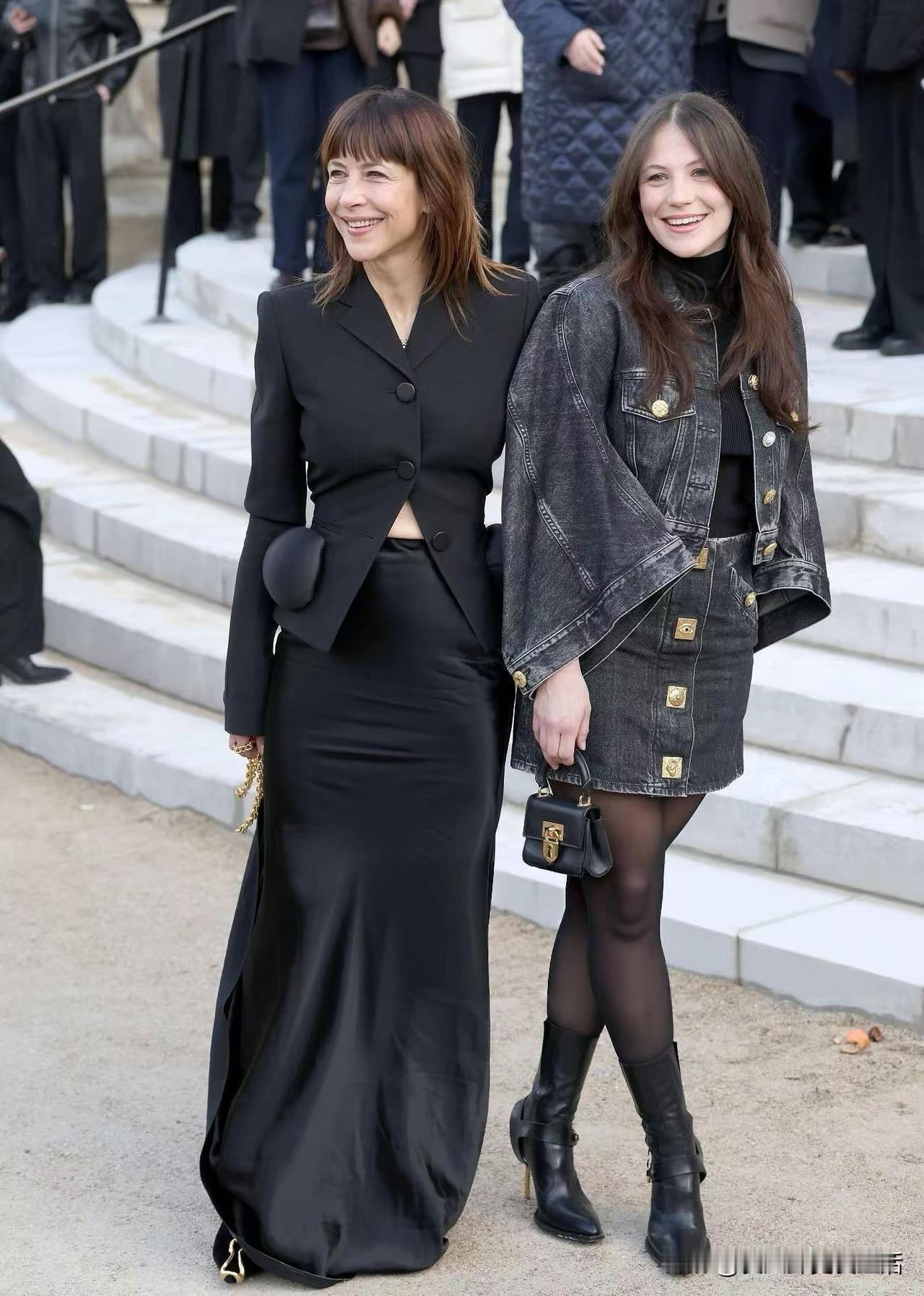 苏菲玛索带着女儿出席活动，法兰西玫瑰坚持不婚却有一儿一女

苏菲·玛索被公认为“