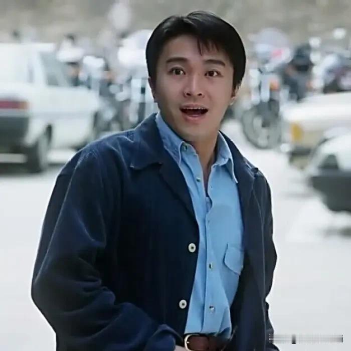 周星驰自编自导新片《功夫女足》全国上映，作为《少林足球》25周年精神续作，融合功