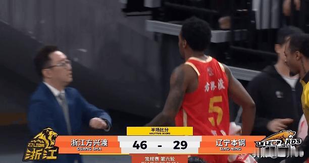 CBA常规赛焦点战：布朗17分主导进攻 广厦半场46-29碾压辽宁
 
12月2