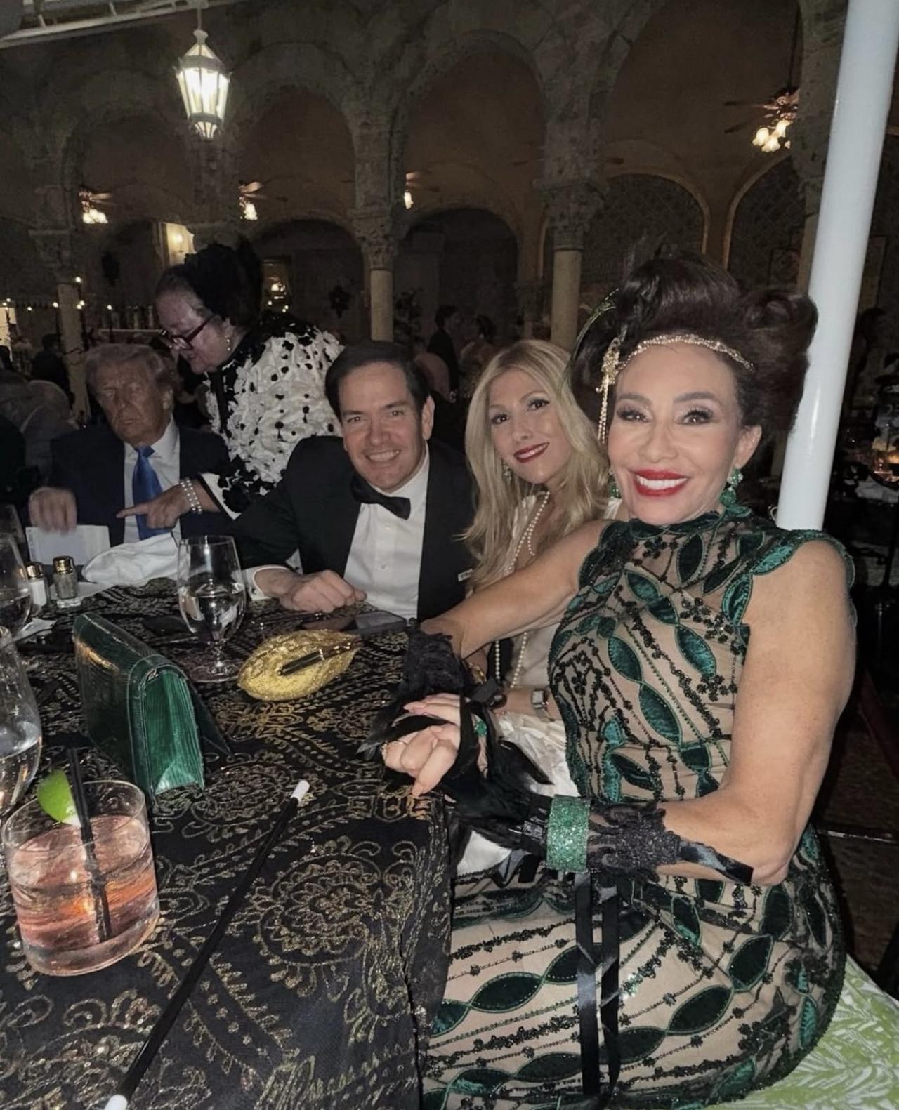 特朗普趴体：极右“传统”下的纸醉金迷狂欢。

2025年11月1日，特朗普政府在