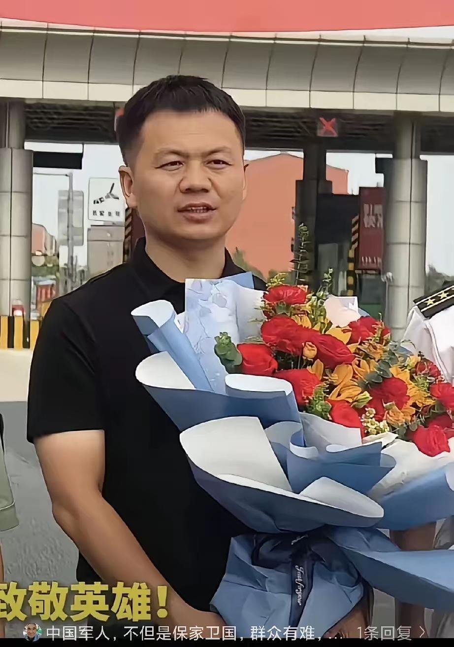 河南英雄，2025年6月10日，36岁的现役军官张伟陪母亲散步时，遇到5人落水，