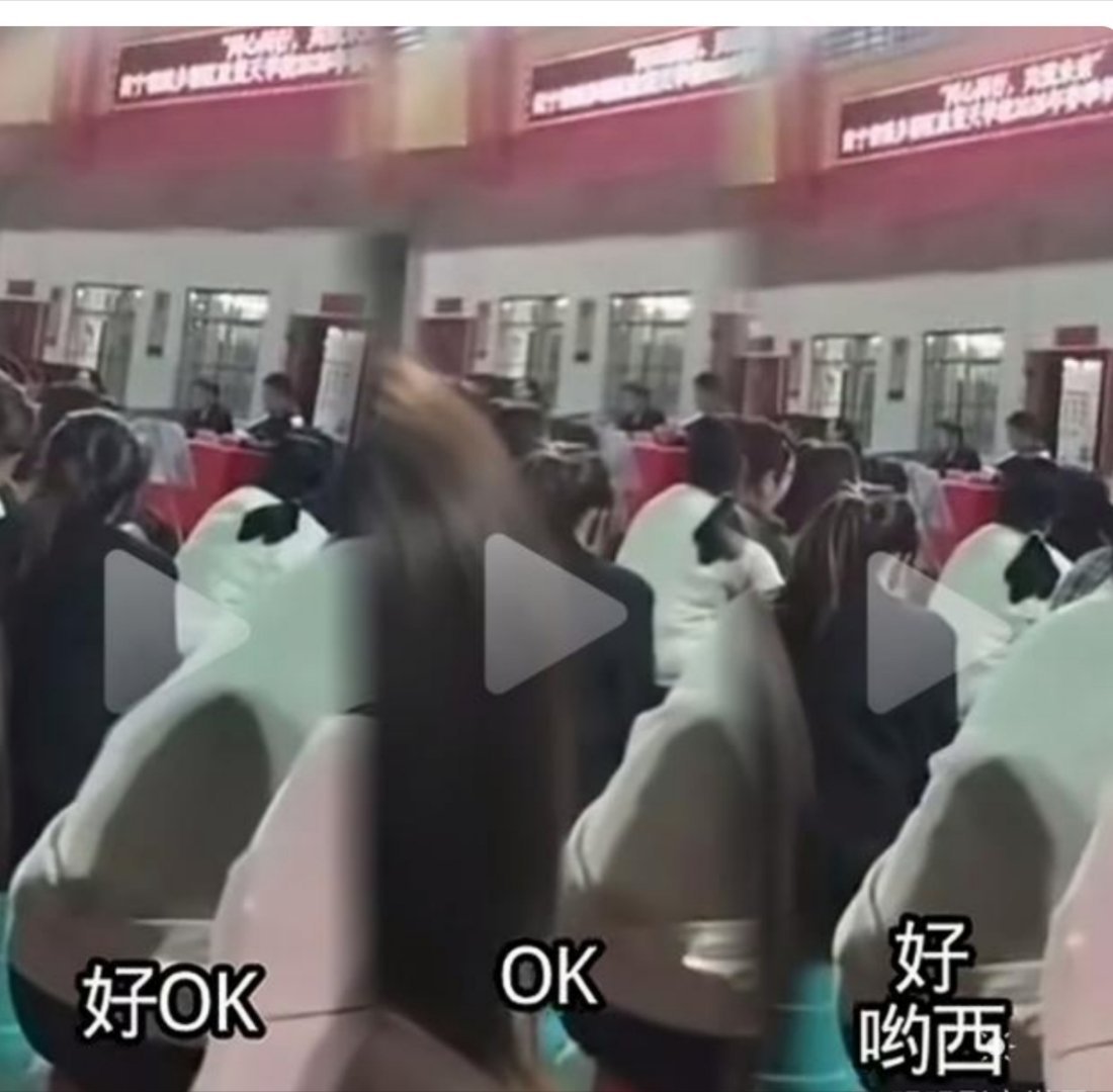 这不是简单的口误，而是长期耳濡目染、文化潜移默化的结果。 