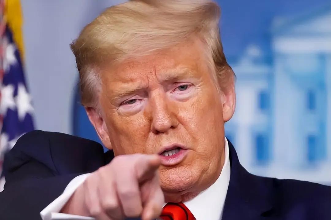 特朗普下达了对伊朗船只的击沉令。

特朗普的“击沉令”非但没吓住伊朗，反而把“布