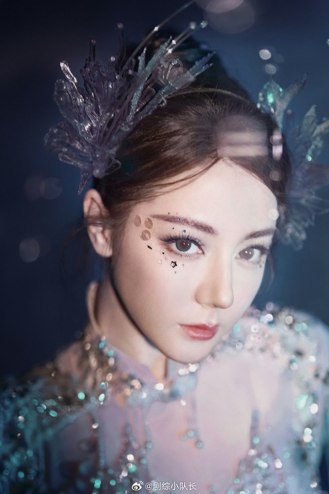 迪丽热巴工作室发声迪丽热巴缺席巴黎时装周 迪丽热巴真的太细心周到了，一直记挂着远