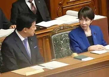 中方接连打出两张牌，日本业界慌了，高市早苗道歉也没用了
 
没人想到，中方的反制