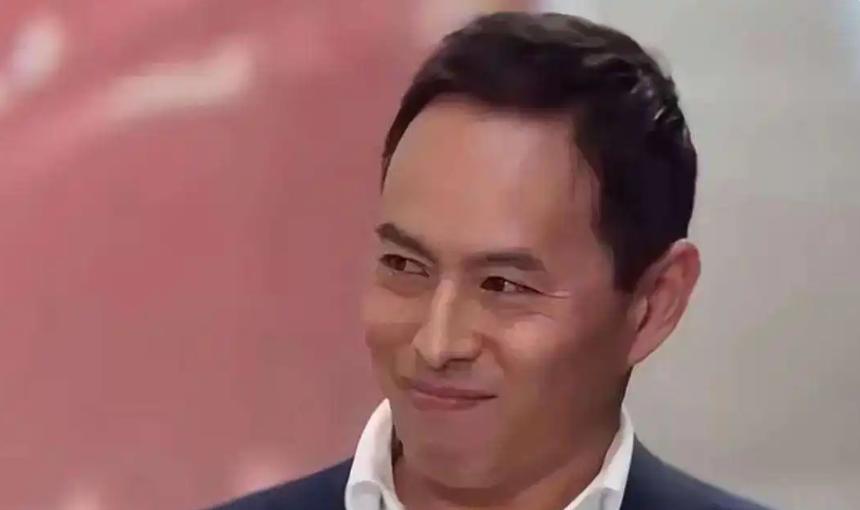 澳大利亚知名反华教授李约翰，在节目当中，大谈自己的反华思想，但就在这时，主持人，