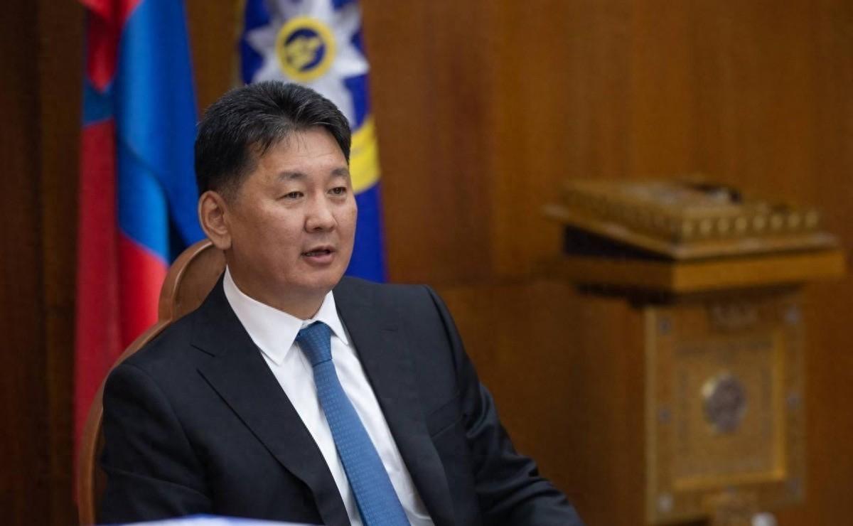 蒙古总理刚上任就被罢免，总统站队搅乱政坛，下次投票又会怎样。
蒙古总统呼日勒苏赫