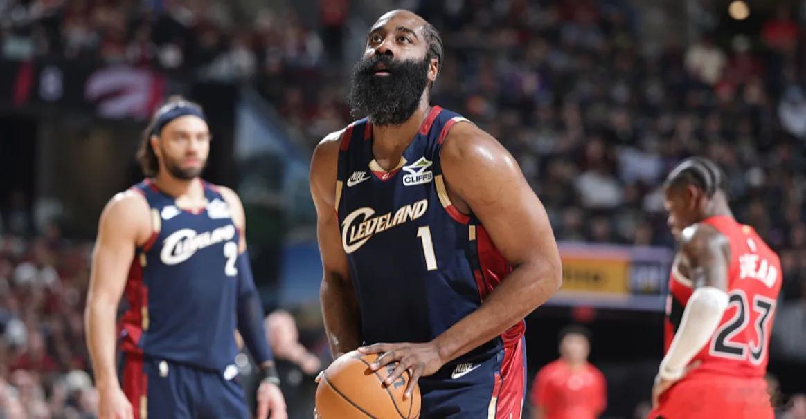 里程碑！哈登季后赛助攻升至历史第7 抢断升至历史第11北京时间4月21日，东部季