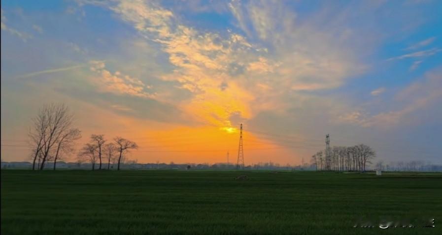 “岁数越大越明白，能让你真乐呵的，不是微信里多少人给你点赞，也不是酒桌上谁喊你哥