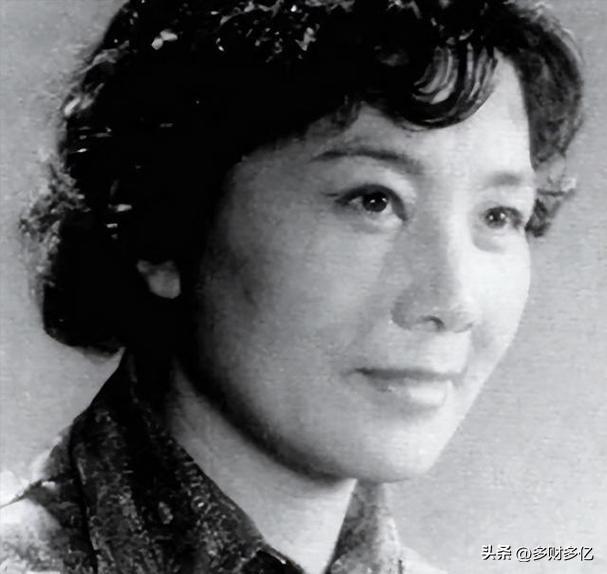 1949年，逃跑将军遗孀讨房！新政府的决定，藏着最硬核的公正
 
1949年，北