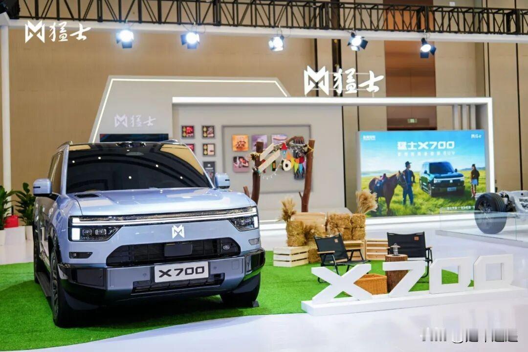 鸿蒙智行“五界”正在快速补齐各个细分品类：
问界调整运营模式之后，除现有SUV，