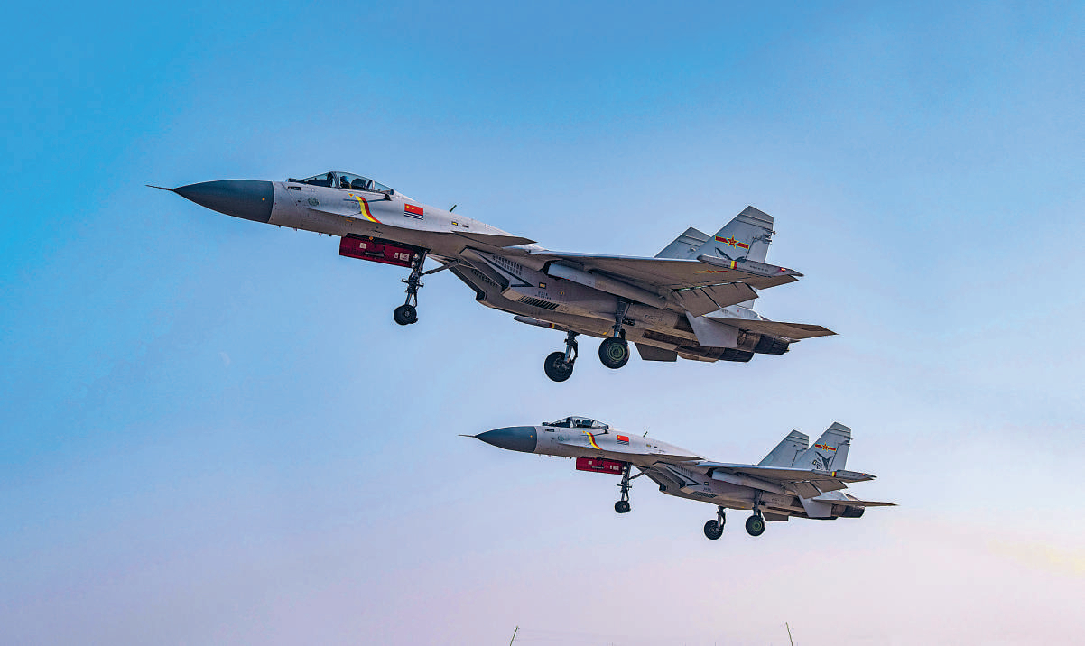 海航大某团歼-15好久没看到保留海军旗涂装的飞鲨了烽火问鼎计划中国海军