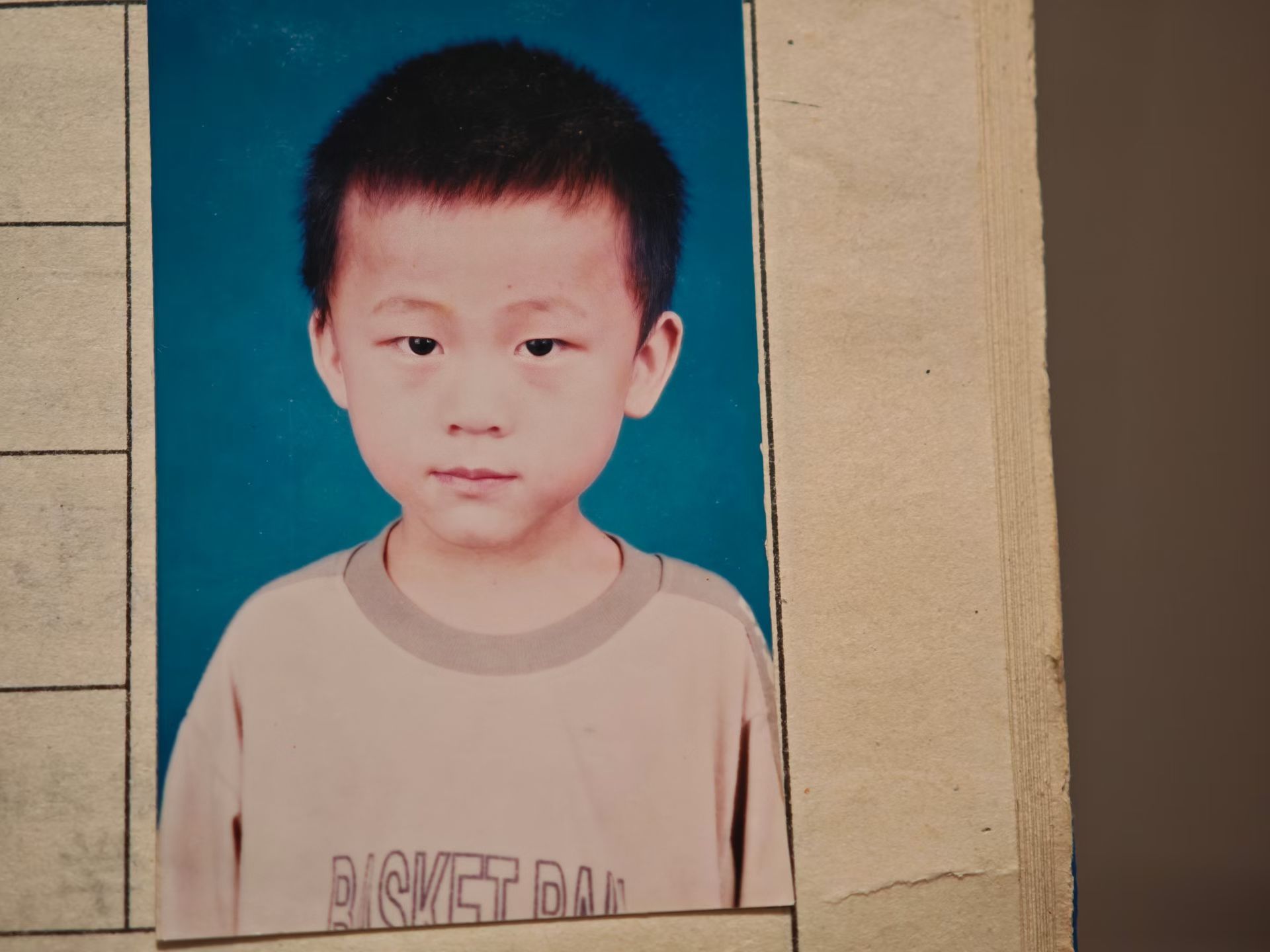 刚翻出来小时候的照片，大家看看欧哥帅不帅