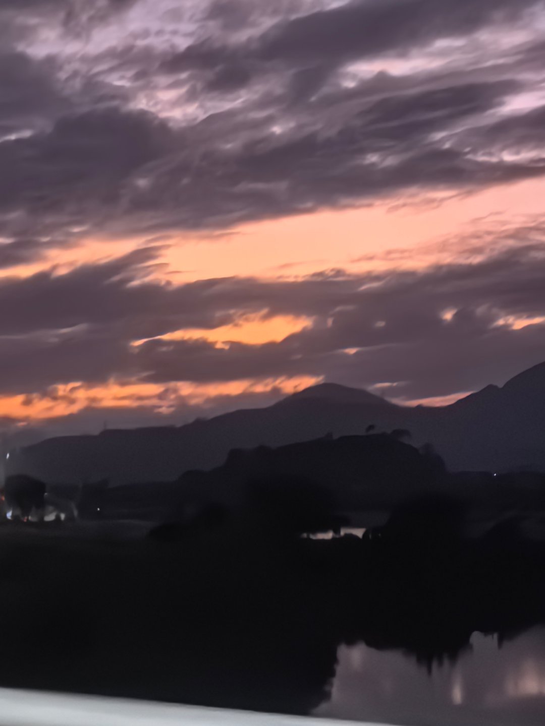 如果要告别十一月那么肯定是🏊！十二月一定会更幸福更幸运！ 