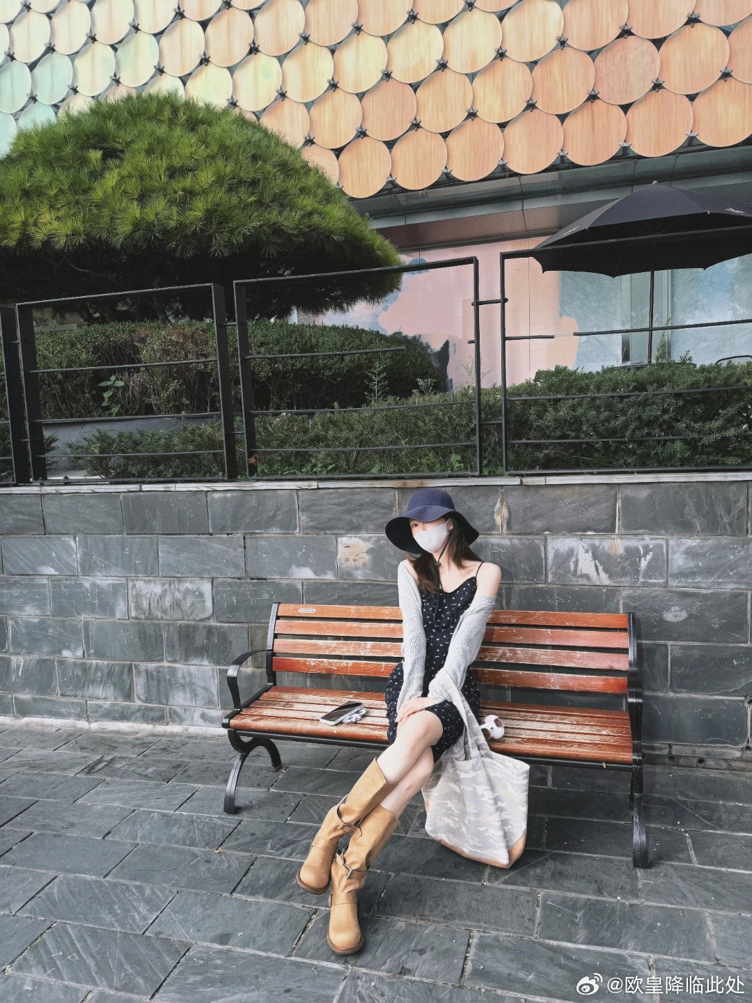 旅游的小露露向家里的我们发送了她的明信片[期待]🐮嘿 徒步两公里赵露思 ​​​