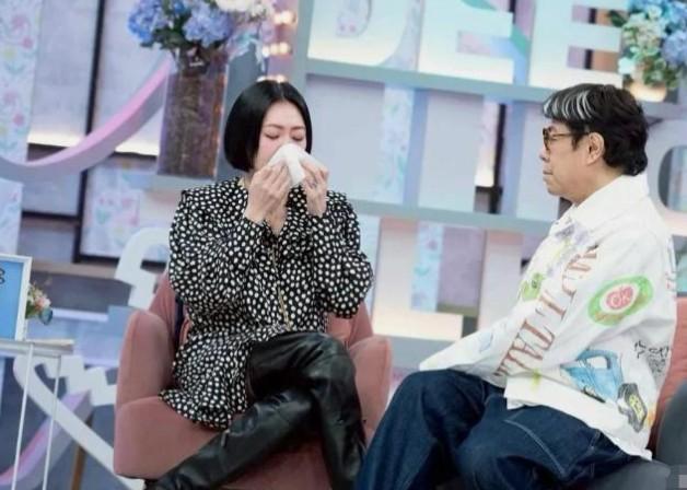 大s离世，小S她确实可能是世上最痛苦的人！
 
两个人打小感情好，一起读书一起拼