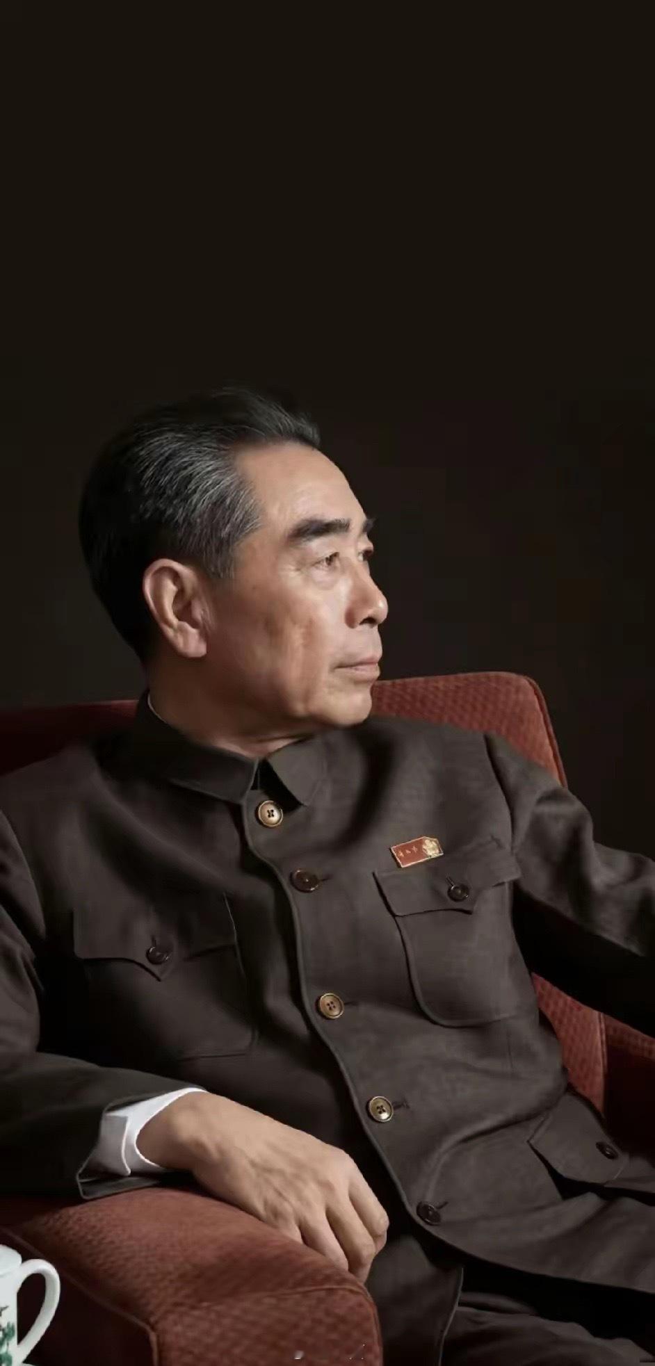 人民的好总理—周恩来总理亿万人民爱戴你，你一生都是矢志不渝的为人民服务！