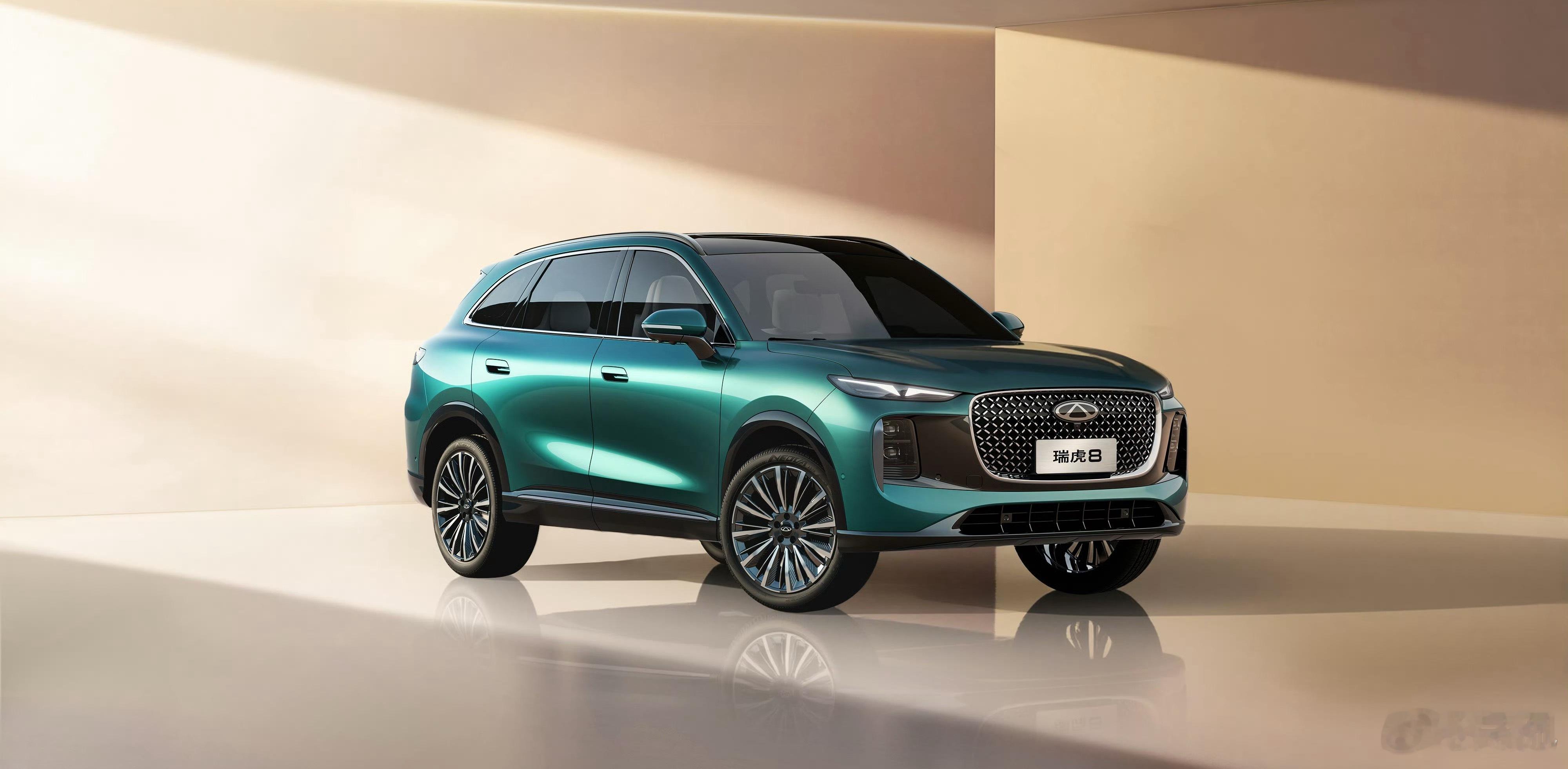 瑞虎8我已经开过了，奇瑞的底盘能力提升得有点快，没有黑科技，但调得很好开！第五代