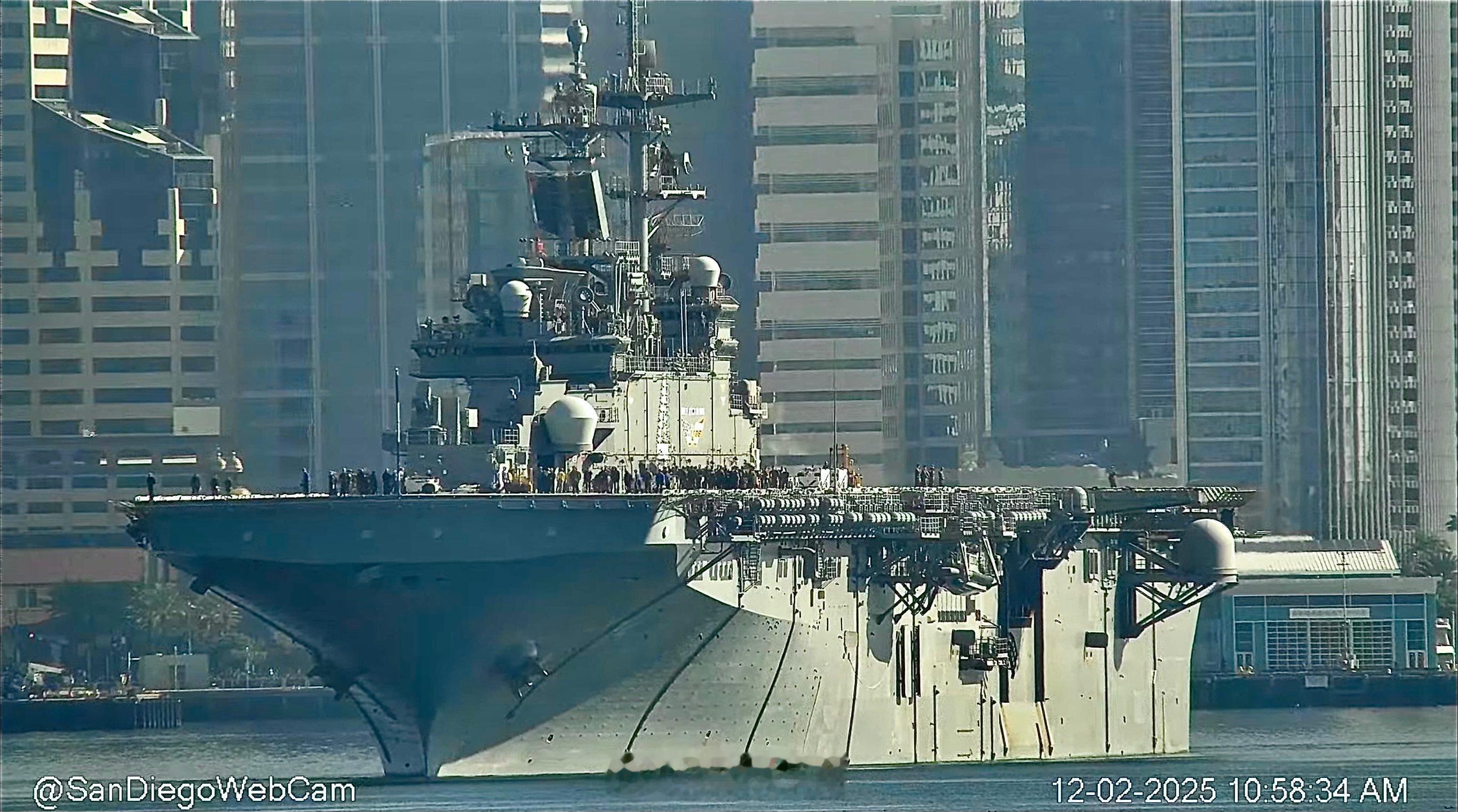 每天认识一件兵器烽火问鼎计划 2025 年 12 月 2 日，美国海军“拳师”号