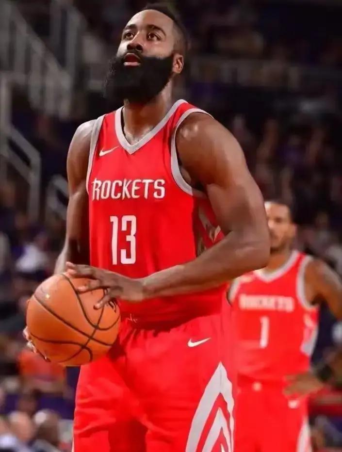 历史前十的得分手没戒指。只有他，连这项数据都拿了两个“第一”。
 
数据栏被他打