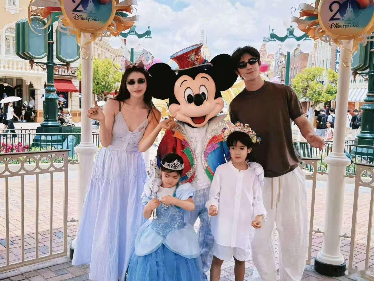 姜潮麦迪娜一家五口姜潮麦迪娜三胎 姜潮麦迪娜三胎 是有宝宝了吗 ​​​