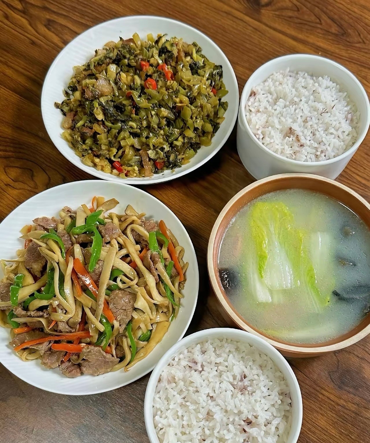 问全网一个问题和男朋友在一起六年打了我两次报警一次现在谈结婚害怕以后他还会打我又