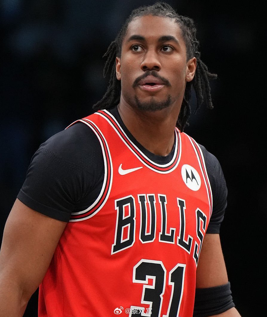 公牛一口气同时干掉篮球运营副总裁和总经理，最后一根稻草是杰登·艾维丑闻。 