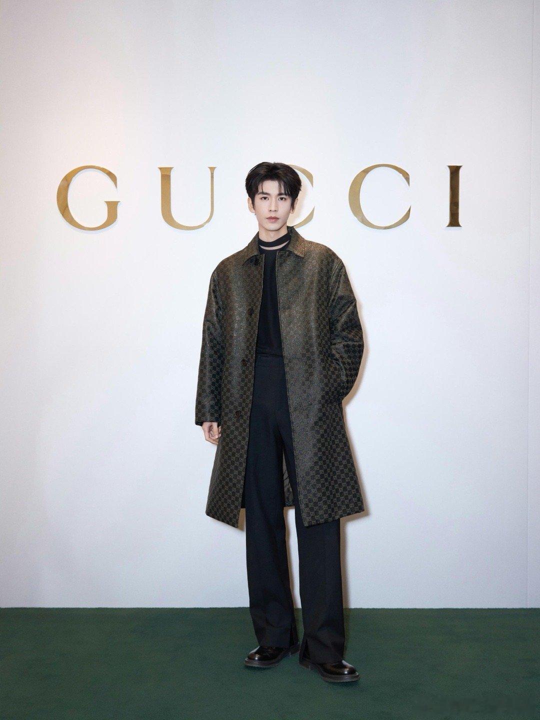 张凌赫今日活动造型来了，这完完全全就是贵公子