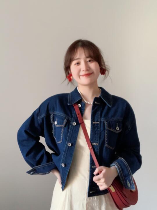 圆脸女孩一定要试试复古风！
