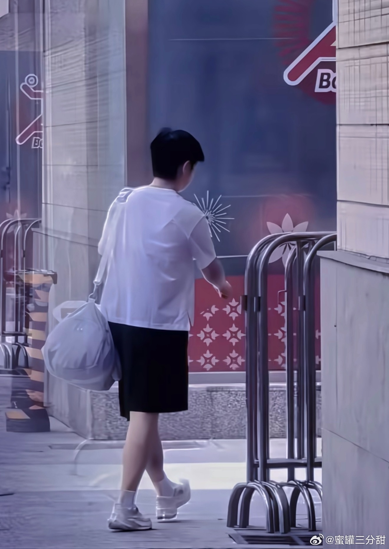 你就这么突然闯进了镜头孙颖莎乒乓球