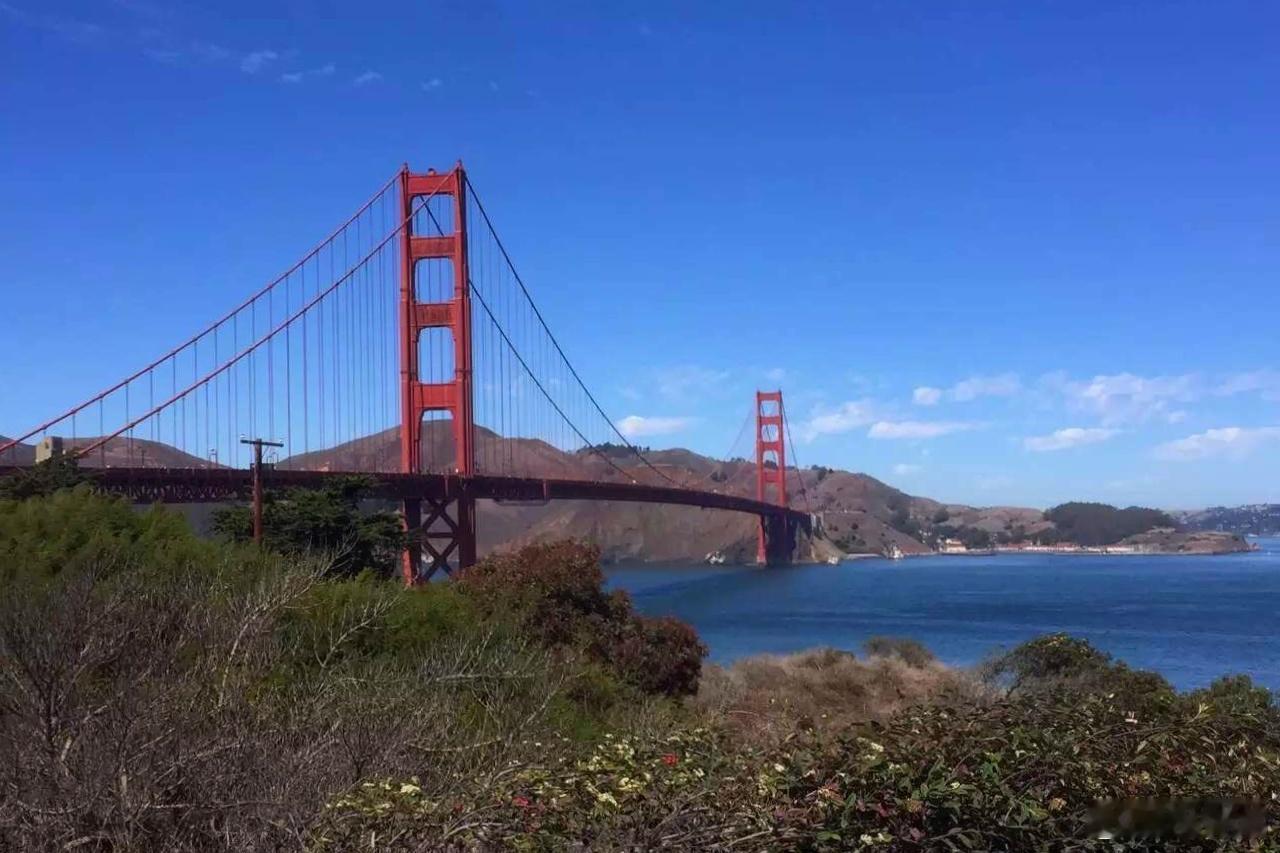 加州旧金山，这座被誉为全美最璀璨明珠的城市，其魅力远远超越了任何单一的风景或建筑