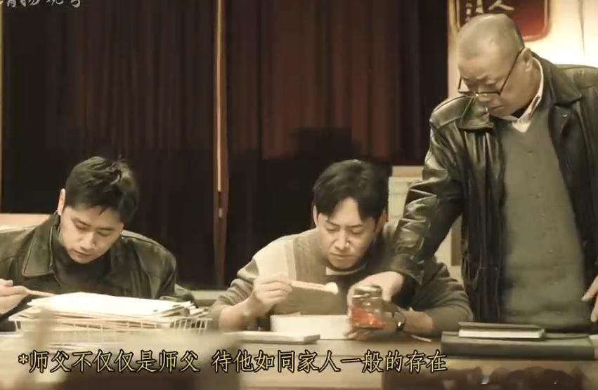 王阳把哭到腿软演出来了 长久的硬撑终究抵不过突如其来的打击，当靠山不复存在，再坚