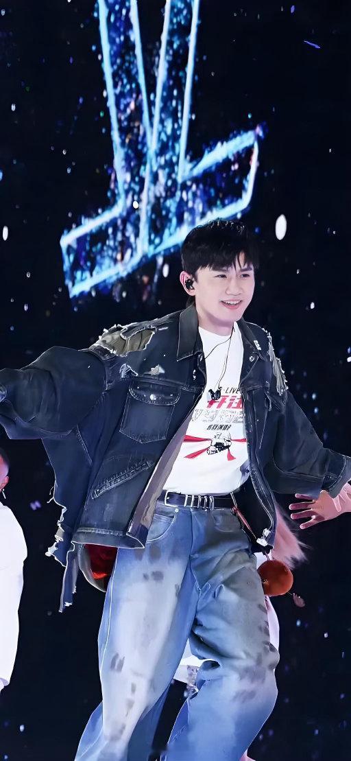 张杰演唱会新加坡场官宣 张杰的声音适合在任何一个城市的夜空响起。新加坡站官宣，在