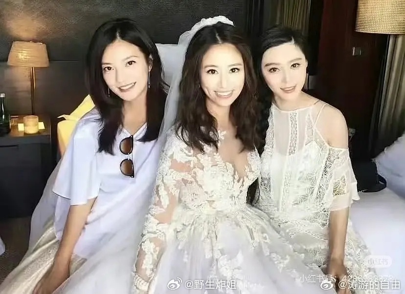 汇总看看女明星们的婚纱。。感觉有阵子很多人结婚