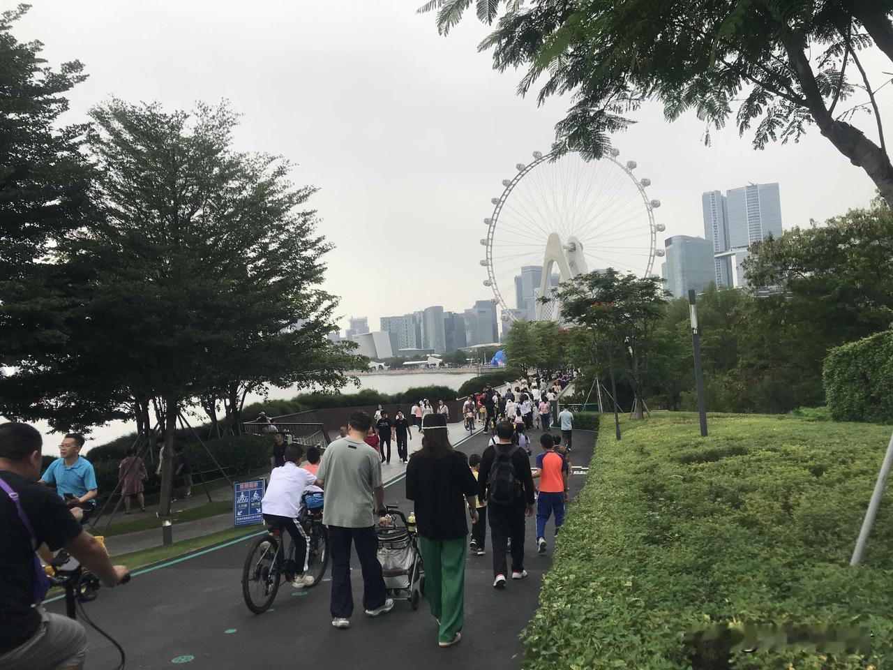 未来的房子始终会成为一种资产，再怎么跌，也不会成为负资产（负债购房，资不抵债的除