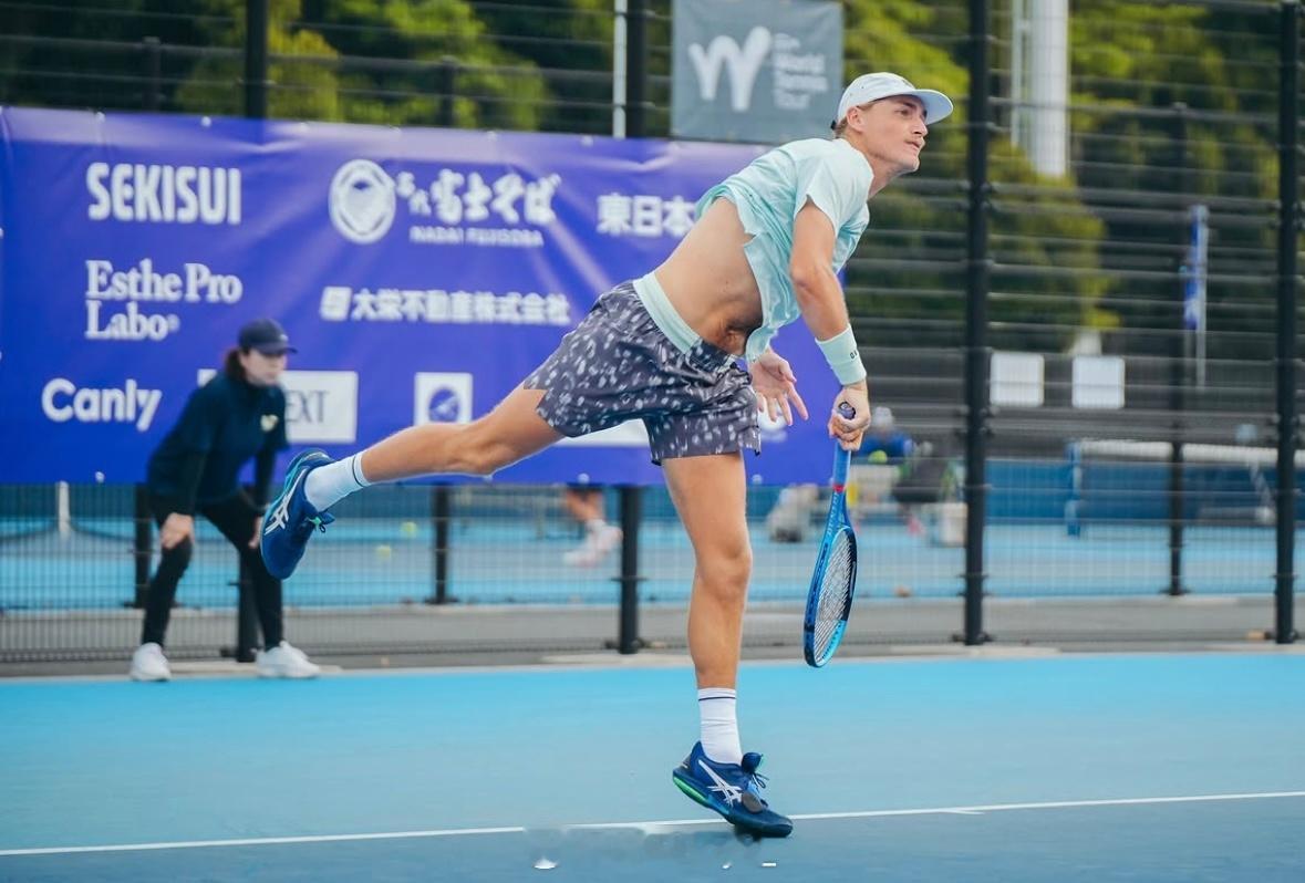普塞尔结束18个月禁赛，在日本M15比赛中持外卡复出，单双打首轮都拿到了胜利。a