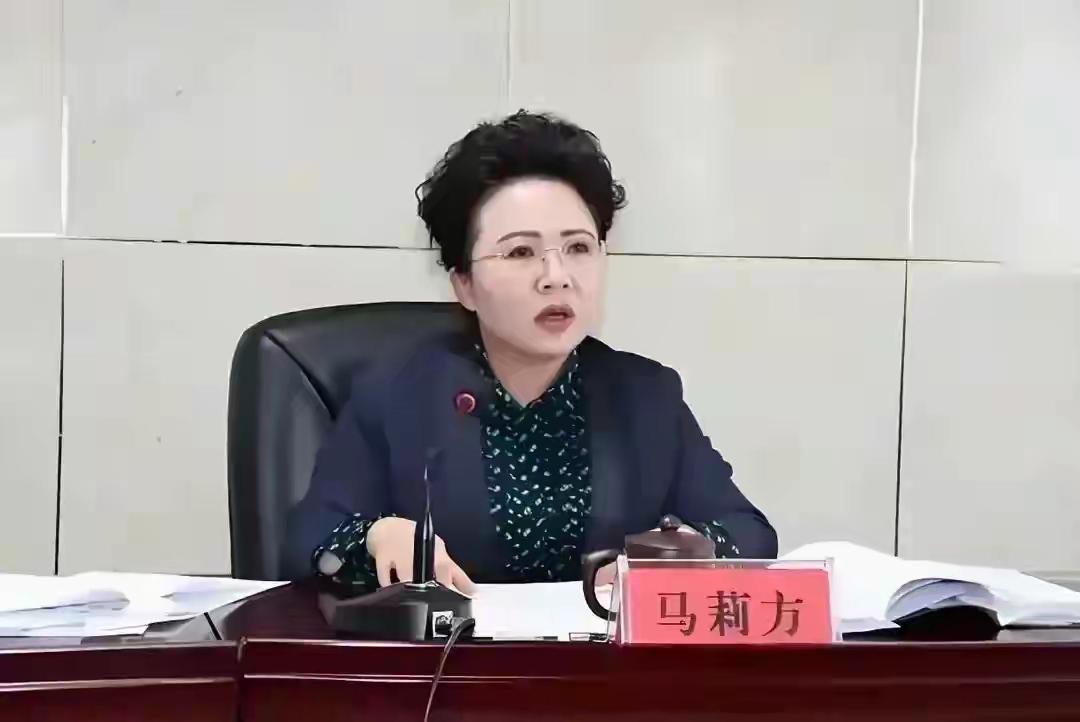 宁夏一女被查！皮肤白，气质佳，表面光鲜亮丽，结果令人呵呵
 
此前在宁夏红寺堡石