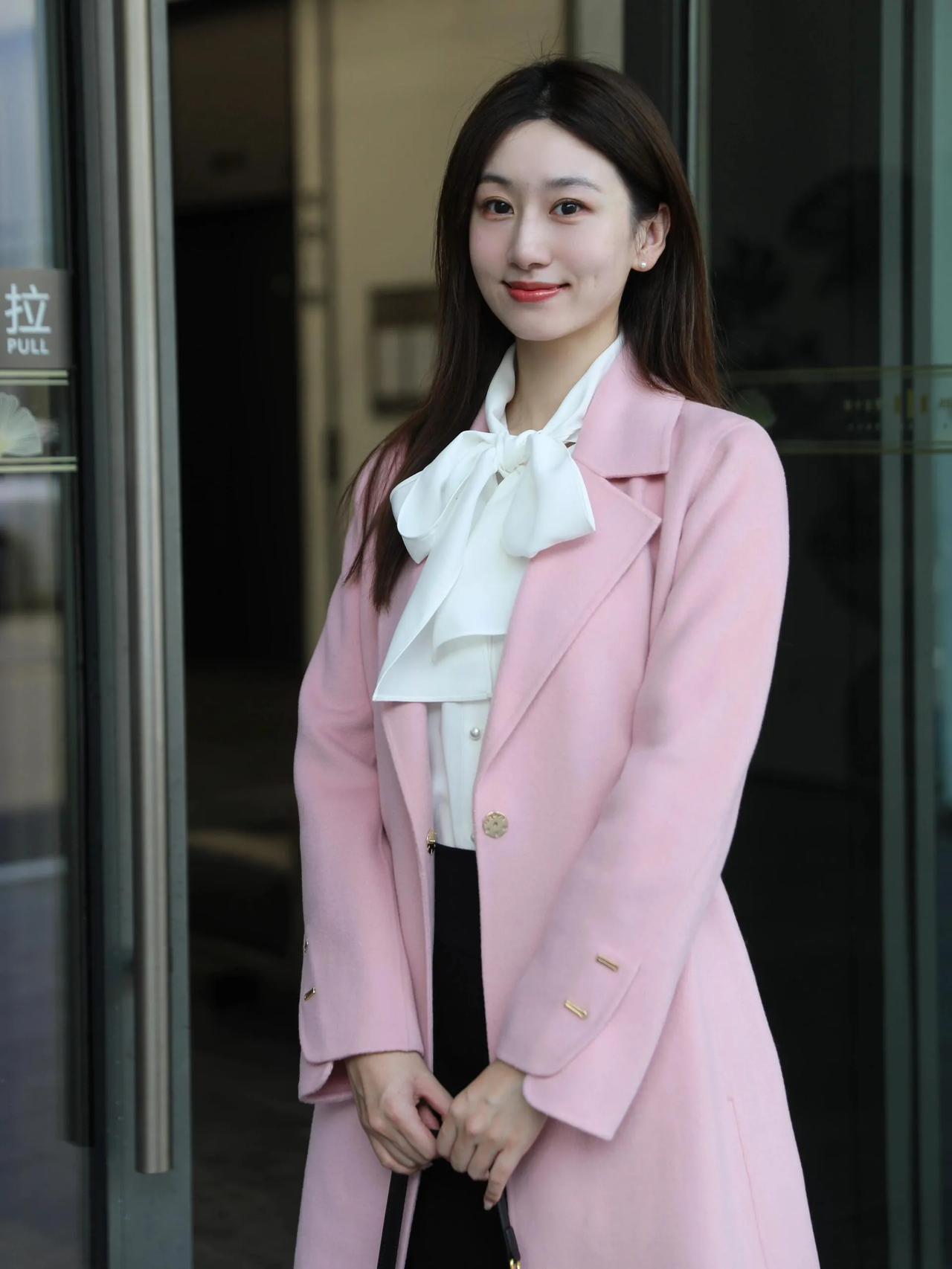 粉色衣裙秀#长发飘飘舞#优雅女王#气质如兰