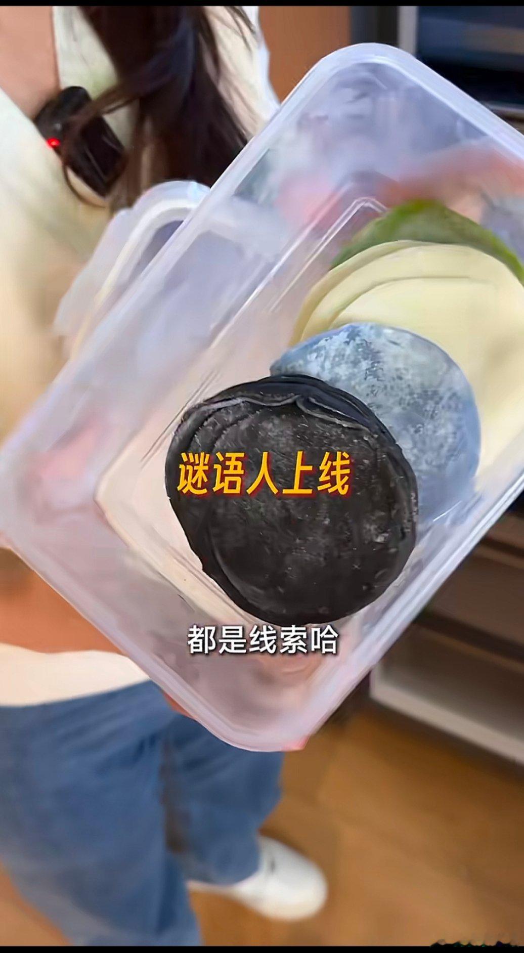 馨心是不是暗示红米 K80系列将有四款颜色黑色、蓝色、白色以及绿色？[doge]