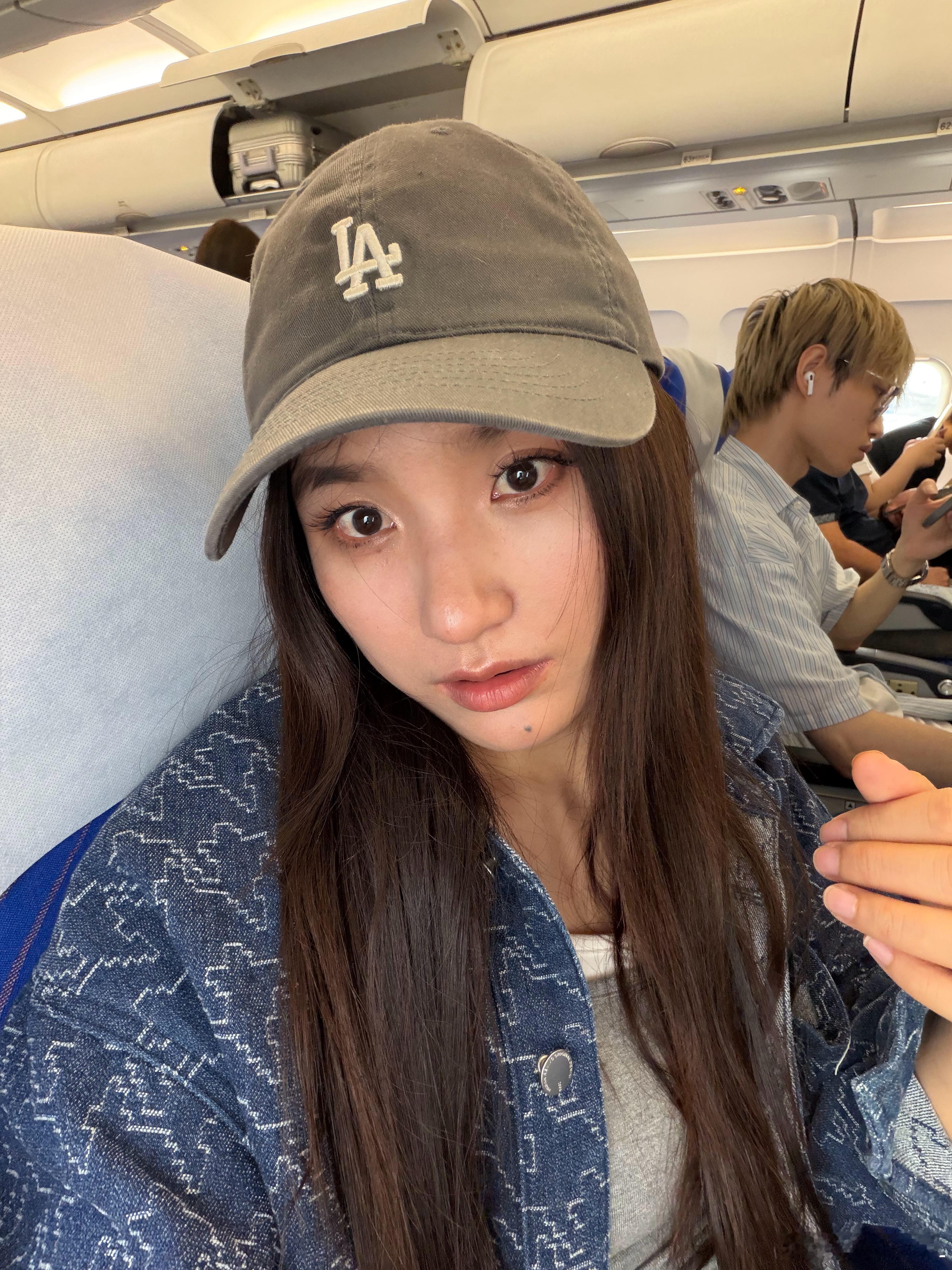 建议女孩子多用原相机拍照听劝！特别苹果原相机。没事打开看看，别被滤镜骗了，丑而不